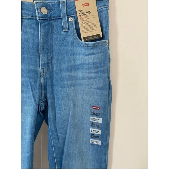 Levi’s 725 High Rise Bootcut Jeans in Tribeca Sun Light Wash Western Size 25 NWT - Picture 4 of 7
